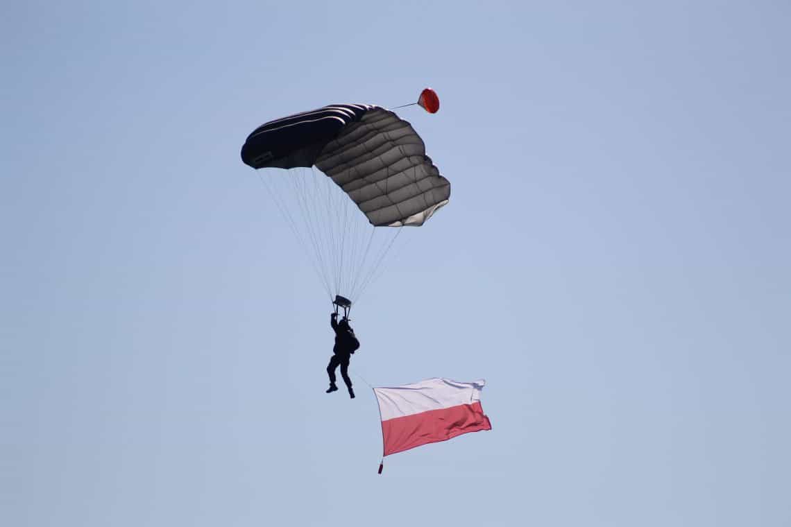 De dropping van de Poolse parachutisten